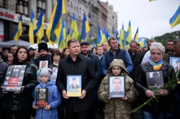 Хочу, чтобы вы жили под мирным небом, - Олег Ляшко обратился к детям погибших Героев