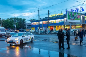 В Днепре возле Terra Hyundai сбил девушку на пешеходном переходе и скрылся с места аварии