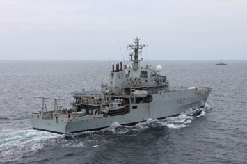 Украинский катер и британский корабль провели учения в Черном море