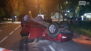 Водителем перевернувшейся "Mazda" в Николаеве оказался Паралимпийский чемпион, - ФОТО