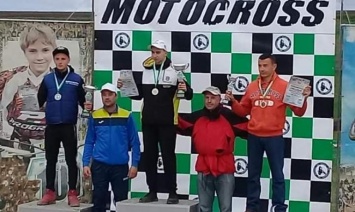 Каменчанин в свой день рождения победил в мотокроссе в Мирнограде
