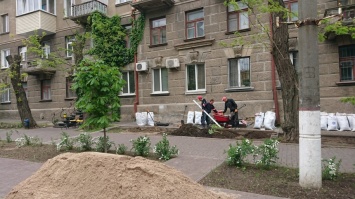 Благоустройство или уничтожение газона? В центре Николаева строительный конфликт