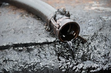 Украина оказалась в эпицентре поставок российской "грязной" нефти - эксперт
