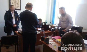 Чиновнику николаевской мэрии вручили подозрение о растрате 750 тысяч гривен
