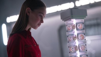 Netflix покажет научно-фантастический фильм о воспитании людей роботами