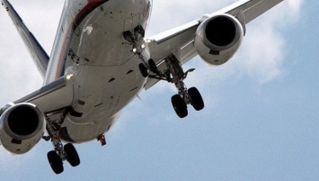 Пассажирский самолет чудом избежал катастрофы: невероятное видео спасения
