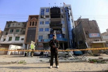 При нападении на пятизвездочный отель в Пакистане погибли пять человек