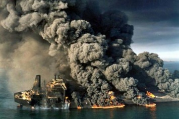 «Судный» день: Пришельцы с Нибиру уничтожают нефтяные суда Эмиратов, чтобы не пустить ОАЭ в космос