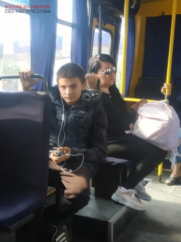 В Одесской маршрутке заметили малолетнего карманника