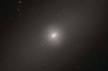 "Хаббл" получил снимок "стареющей" галактики