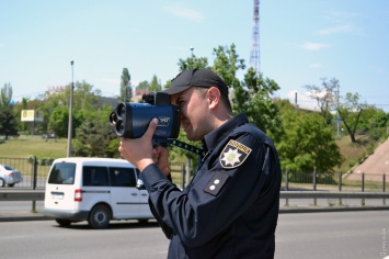 Первый день работы полицейских радаров в Одессе: несогласные водители и группы поддержки