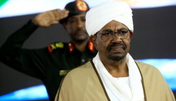 Экс-президента Судана обвиняют в смерти демонстрантов