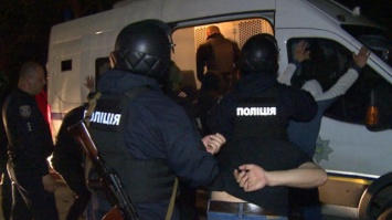 Попытка захвата завода в Виннице: полиция задержала 50 человек