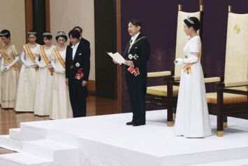В Японии погадали на черепашьих панцирях перед интронизацией императора