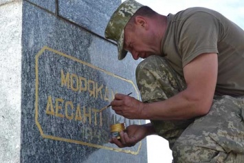 Криворожские танкисты восстановили памятник героям Второй Мировой