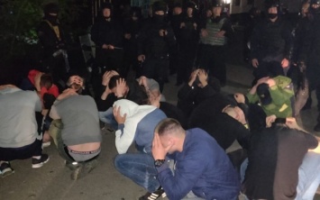 Захват консервного завода в Виннице: в ходе штурма задержаны 50 человек
