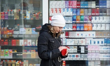 Рада отклонила законопроект о запрете выкладывать пачки сигарет в магазинах