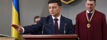 Как ситуация в Конституционном суде Украины может помешать инаугурации Зеленского