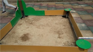 Керчане: «Зачем детям песочницы, в которых нет песка?!»