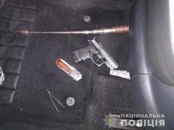 На Донбассе батальон "Николаев" остановил водителя "под наркотиками", перевозившего оружие