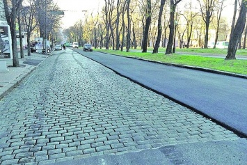 В Днепре требуют поменять брусчатку в центре на новое покрытие