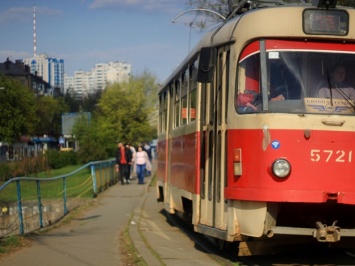 Успей на последний: в столице поменяются маршруты ночных троллейбусов и трамваев