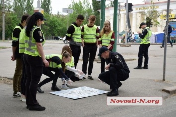 Николаевские патрульные вместе со студентами учили пешеходов быть ответственными. ФОТО
