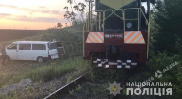 Под Одессой предприимчивые железнодорожники слили с поезда почти две тонны солярки (фото)