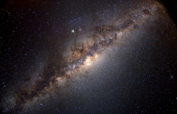 Млечный путь пронизывает большая «дыра», как после пушечного выстрела, - ученые