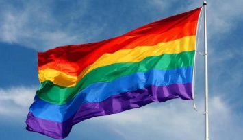 Агрессивные подростки, зеленка и смена локации: как прошел флешмоб в поддержку ЛГБТ в Запорожье