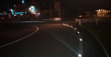 В Украине предложили использовать в разметке дорог светоотражающие элементы