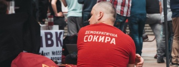 В Киеве люди провели рабочий день на улице под Верховной Радой: кто и зачем