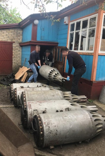 В Киевской области обнаружили склад боеприпасов для ракет