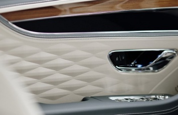 Видео: салон нового Bentley Flying Spur
