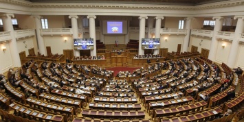 60 региональных депутатов отчитались о доходе ниже прожиточного минимума