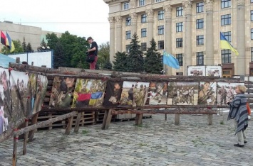 В Харькове на помощь волонтерам пришли воины АТО - поставили рядом свою палатку