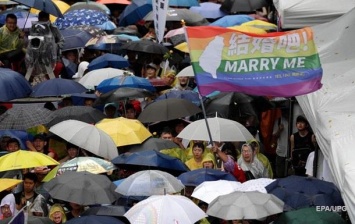 На Тайване разрешили однополые браки