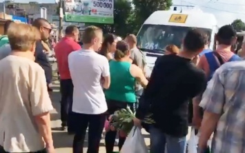На Днепропетровщине маршрутка попала в ДТП: пострадали люди