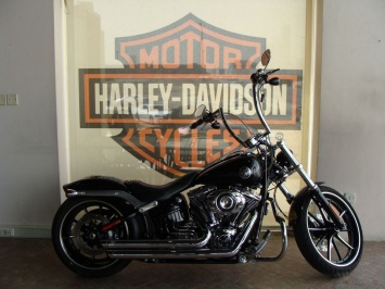 Сегодня в Днепре открылся самый большой в восточной Европе магазин Harley-Davidson