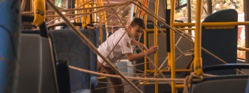 В центре Киева из автобуса сделали квест-комнату с призами