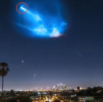 НЛО «поджег» небо: Переход корабля на субсветовую скорость заснят очевидцем