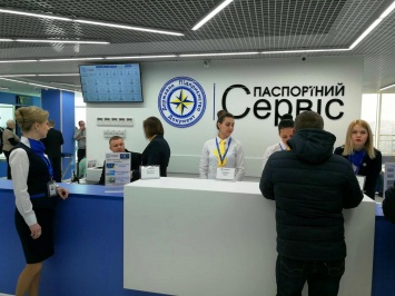 Владельцам ID-карт массово отказывают в незаменимых услугах: украинцам назвали причину