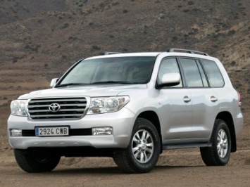 Владелец Toyota Land Cruiser 200 рассказал об отсутствии тяги после «капиталки»