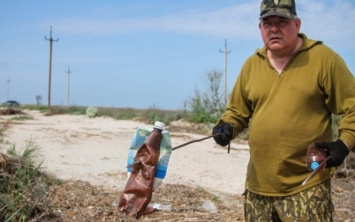 Тонны мусора: На запорожском курорте провели масштабный субботник (ФОТО)