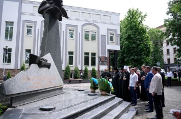 Ляшко в Ровно почтил память жертв политических репрессий