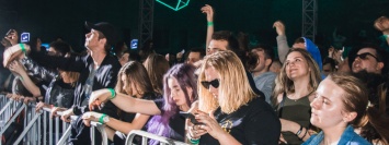 Молодежь, алкоголь и танцы до утра: как прошла первая вечеринка в Зеленом Театре в Киеве