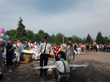 На Полтавщине прошел парад необычных колясок (фото)