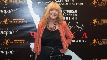 "Просто девочка": Пугачева удивила мини-юбкой