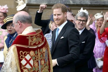 Принц Гарри пришел на свадьбу племянницы королевы без жены