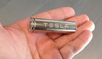 Tesla купала производителя батарей